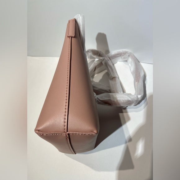 SAMARA Medium Shoulder Bag small version - Picture 4 of 9